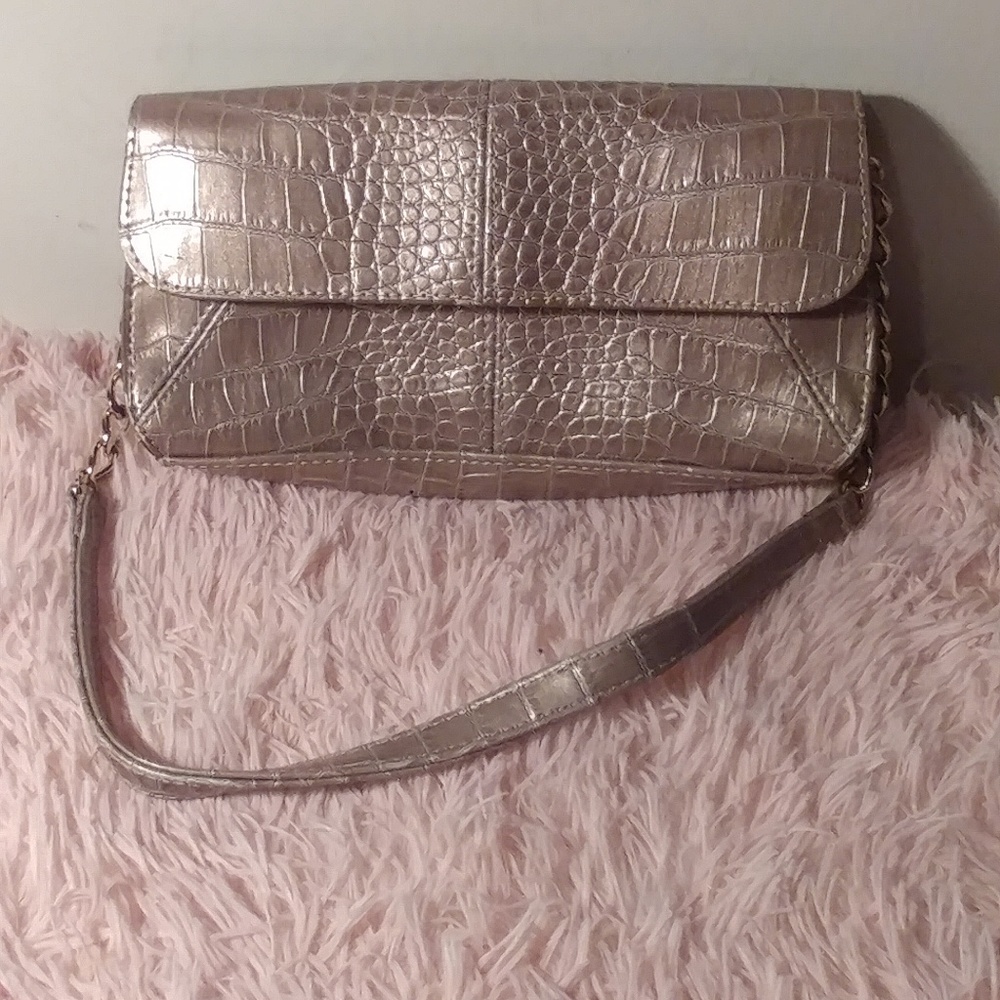 Liz Claiborne Gold Faux Leather Croc Wristlet USED